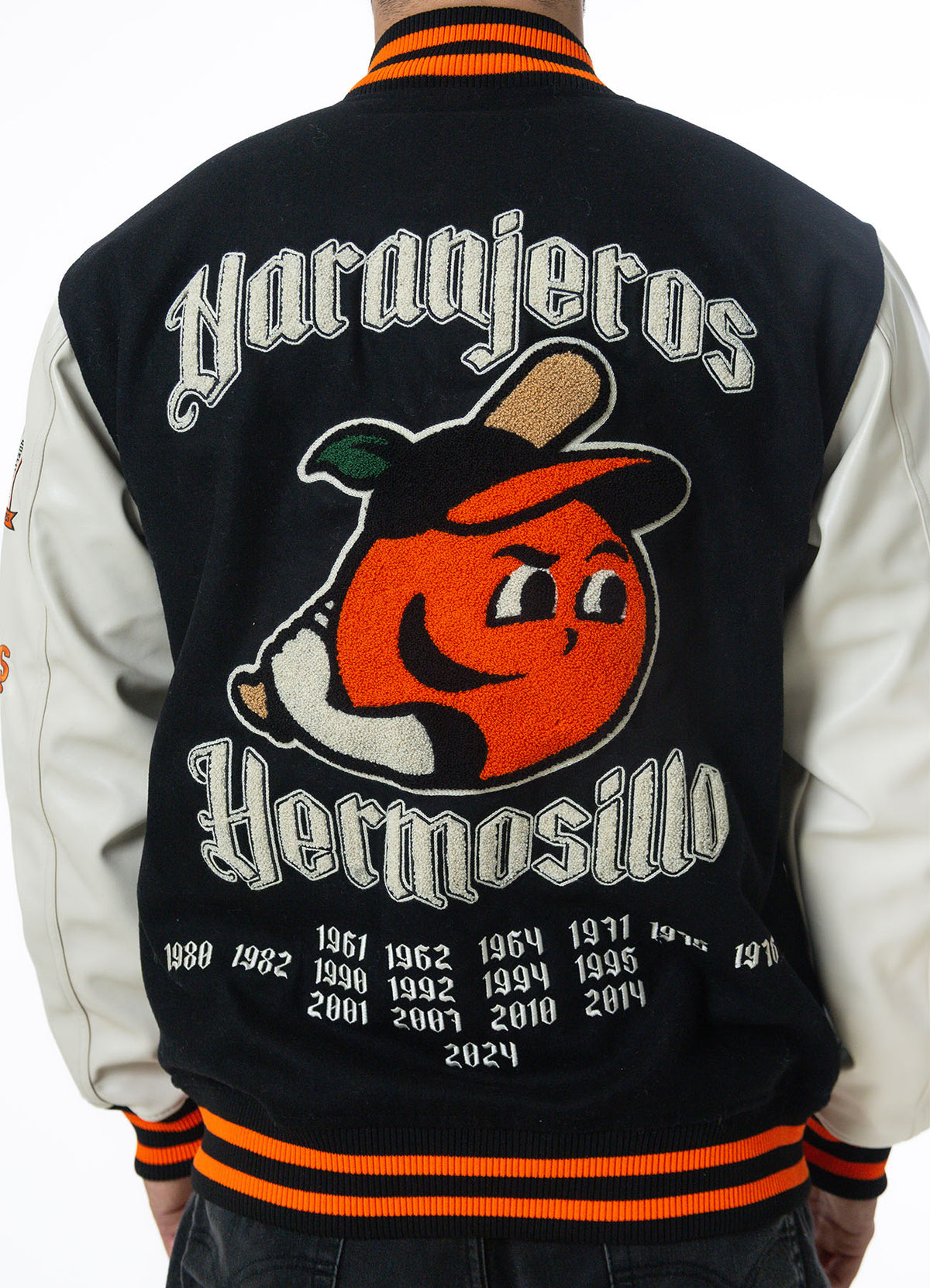 CHAMARRA VARSITY NEW ERA 25
