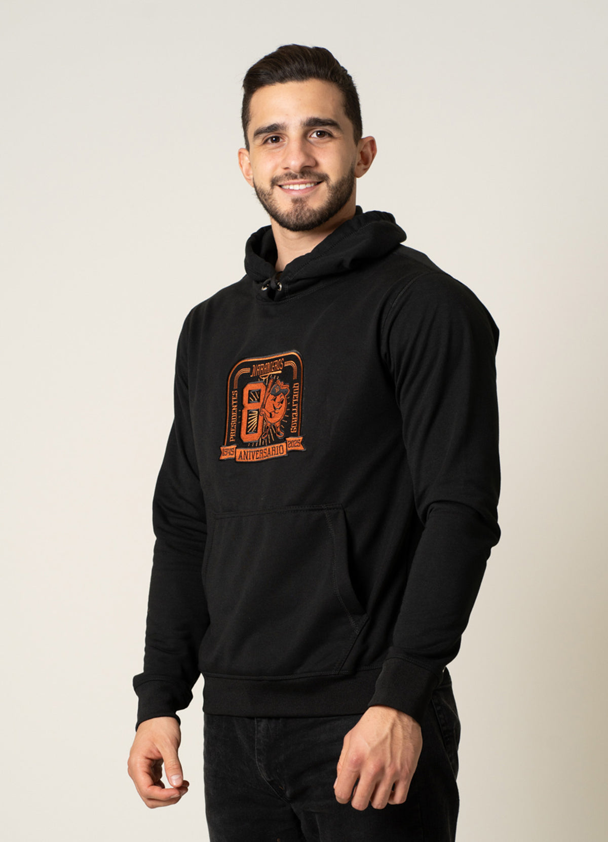SUDADERA NEGRA 80 CAB 2025