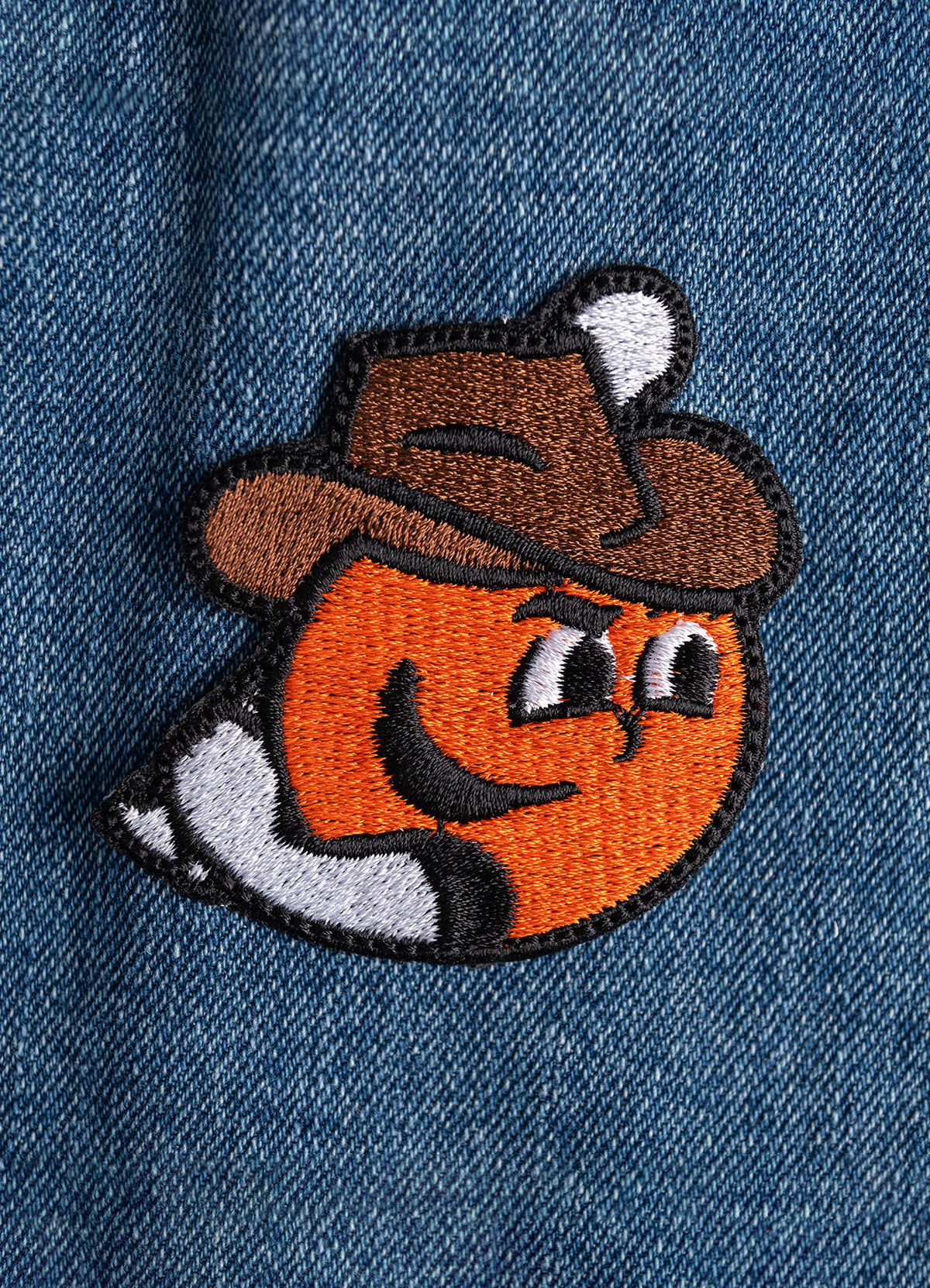 PARCHE NARANJITO CON SOMBRERO